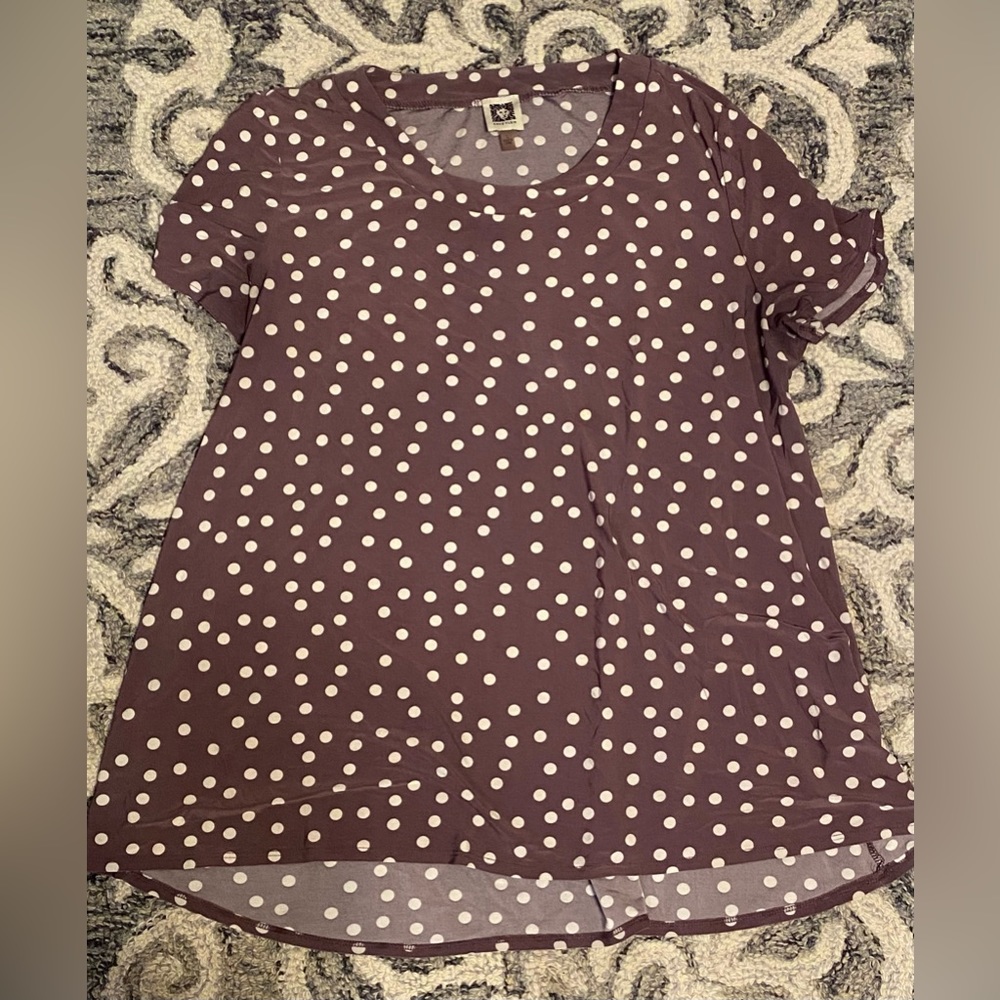 Anne Klein shirt dusty purple a line shirt with white polka dots